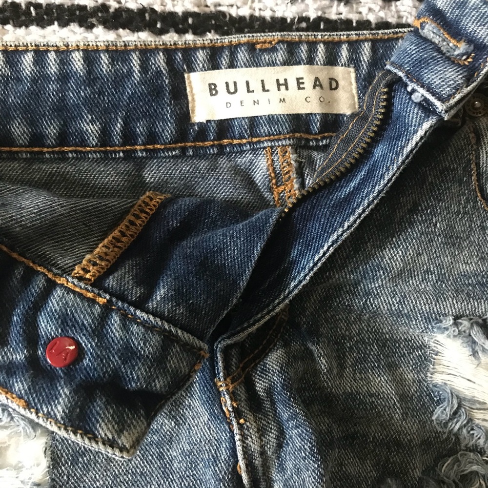Bullhead High Rise Shorts - Picture 3 of 4